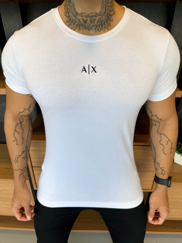 Camiseta AX Branca Logo Central Minimal