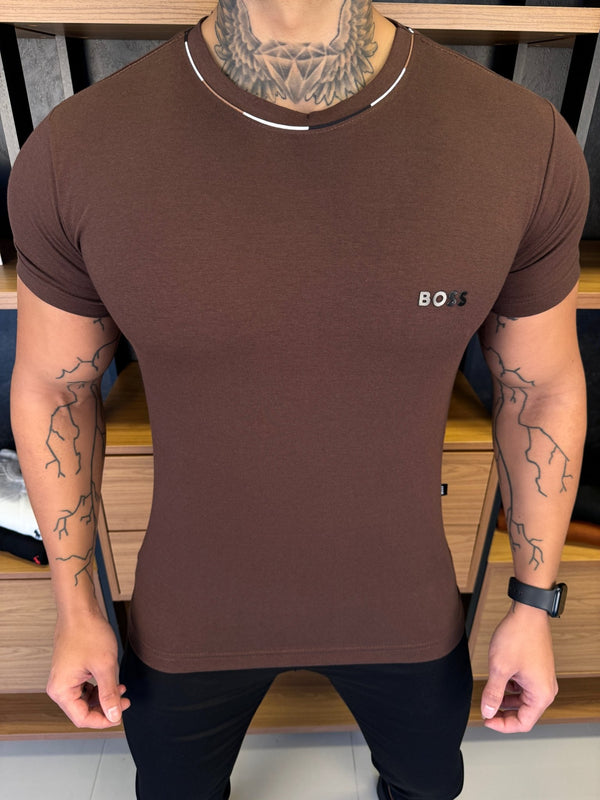 Camiseta Hugo B. x Detalhe Gola Marrom